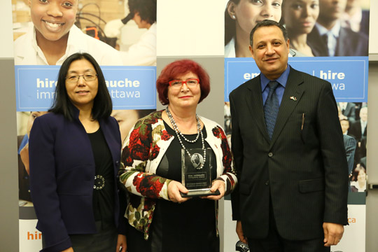 Hire Immigrants Ottawa (HIO) Honors OZ Optics at the 2016 Employer Excellence Awards